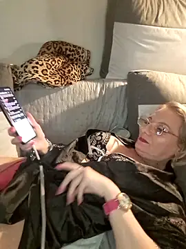 Snapshot of Blond_lady_czech chatting on April 25, 2026, 6:27 pm Blond lady czech online show from April 25, 2026, 6:27 pm
