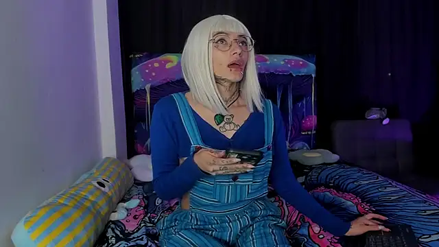 Snapshot of vibre__ chatting on May 8, 2026, 12:38 am vibre online show from May 8, 2026, 12:38 am