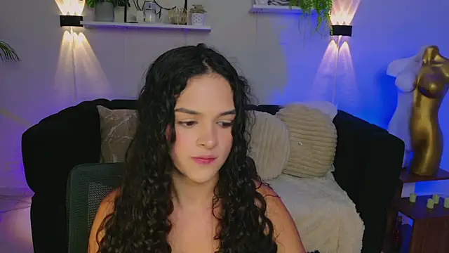 Snapshot of MaraVelvett chatting on July 5, 2026, 10:50 pm MaraVelvett online show from July 5, 2026, 10:50 pm