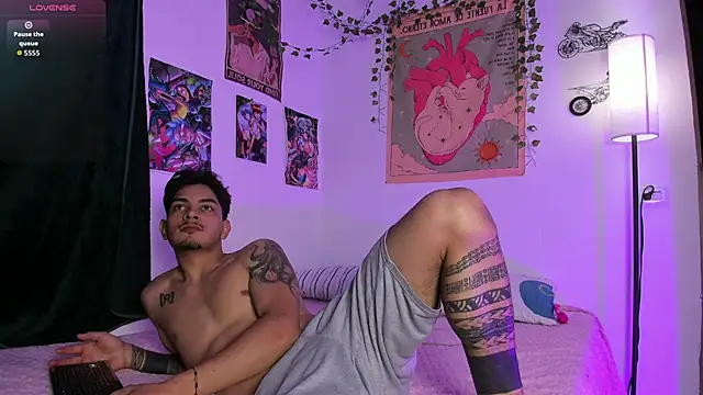Snapshot of JaxJinx chatting on April 27, 2026, 11:58 pm JaxJinx online show from April 27, 2026, 11:58 pm