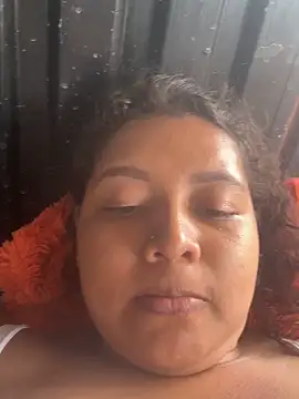 Ninibella online show from May 12, 2026, 6:49 pm