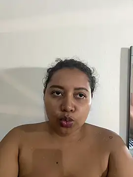 Ninibella online show from July 3, 2026, 11:33 pm