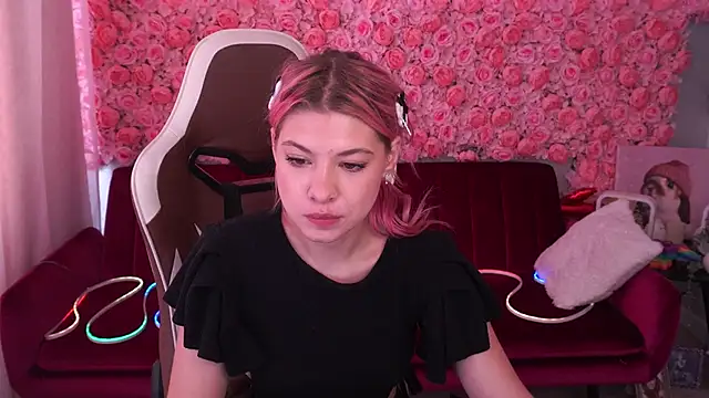 PinkyTrix online show from June 22, 2026, 12:46 pm
