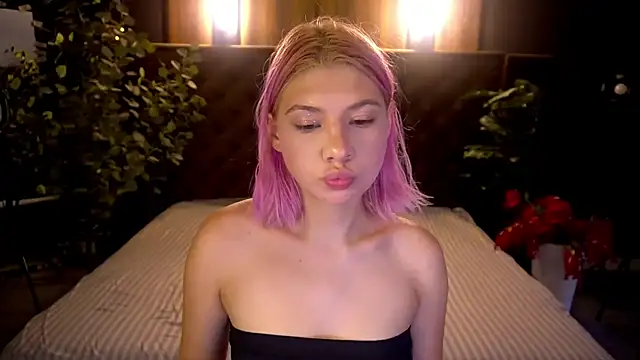 PinkyTrix online show from July 20, 2026, 1:02 pm