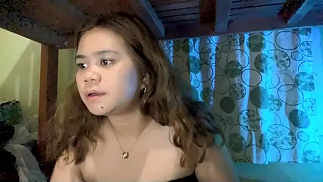 Snapshot of ElodiaSebourn chatting on April 13, 2026, 2:22 pm ElodiaSebourn online show from April 13, 2026, 2:22 pm