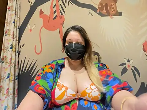 kavyasingh36 online show from April 29, 2026, 7:20 pm