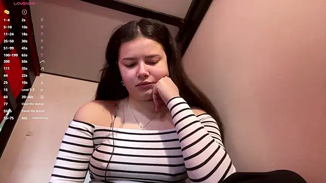 LonnaVandal online show from April 14, 2026, 10:54 am