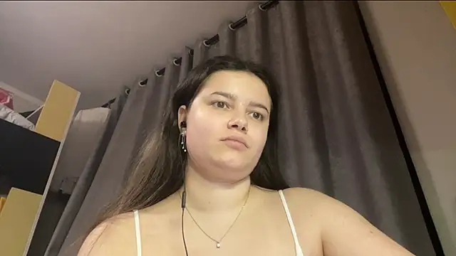 LonnaVandal online show from April 15, 2026, 7:58 pm