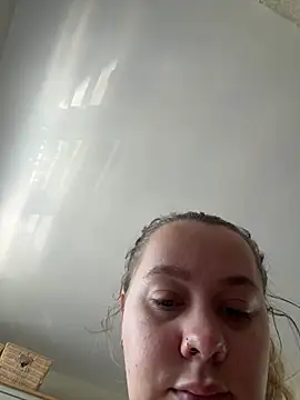 Snapshot of OliviaJadeXx chatting on July 8, 2026, 8:19 am OliviaJadeXx online show from July 8, 2026, 8:19 am