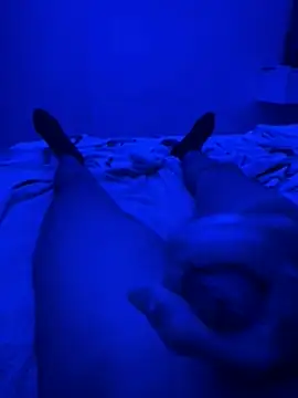 AlphaDesir online show from April 11, 2026, 4:44 pm