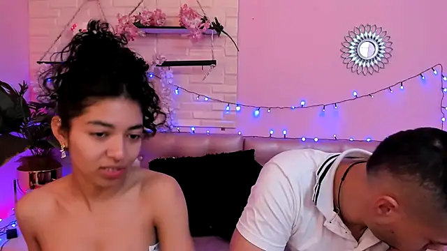Aronandmoli69 online show from April 25, 2026, 12:41 pm