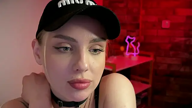 Snapshot of mari_grey chatting on April 30, 2026, 8:57 pm mari grey online show from April 30, 2026, 8:57 pm