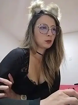 Snapshot of VALELUXX chatting on May 14, 2026, 2:07 am VALELUXX online show from May 14, 2026, 2:07 am
