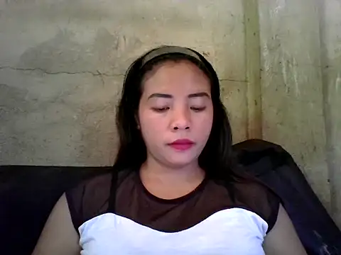 pinayysimple online show from April 29, 2026, 2:37 am