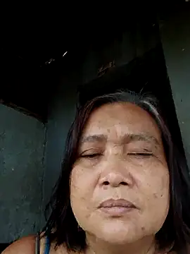 jeanyummytits online show from May 3, 2026, 4:07 am