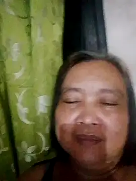 jeanyummytits online show from May 22, 2026, 11:16 am