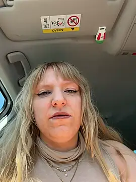 Snapshot of Tiffy_Rosee chatting on July 13, 2026, 9:56 am Tiffy Rosee online show from July 13, 2026, 9:56 am