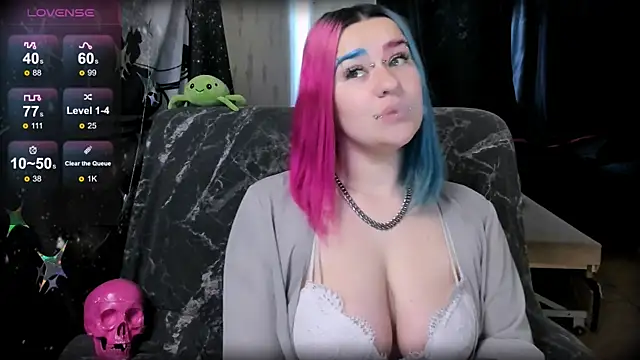 Neon Baddie online show from May 18, 2026, 6:41 am