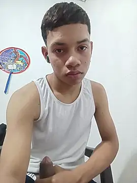 Snapshot of curious_straight_guy chatting on April 19, 2026, 6:21 pm curious straight guy online show from April 19, 2026, 6:21 pm