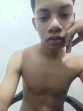 Snapshot of curious_straight_guy chatting on May 24, 2026, 2:33 pm curious straight guy online show from May 24, 2026, 2:33 pm