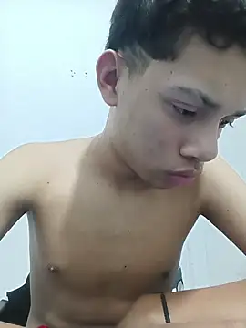 Snapshot of curious_straight_guy chatting on May 26, 2026, 3:02 am curious straight guy online show from May 26, 2026, 3:02 am