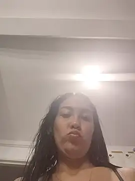 LuluDream online show from July 18, 2026, 1:54 am