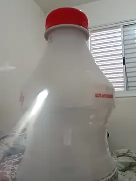 Snapshot of welltommy2001 chatting on April 13, 2026, 2:11 pm welltommy2001 online show from April 13, 2026, 2:11 pm