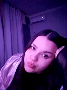 estrell4 online show from May 27, 2026, 3:03 am