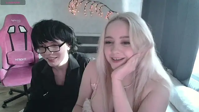 Snapshot of ScallyMilana chatting on April 27, 2026, 12:58 pm ScallyMilana online show from April 27, 2026, 12:58 pm
