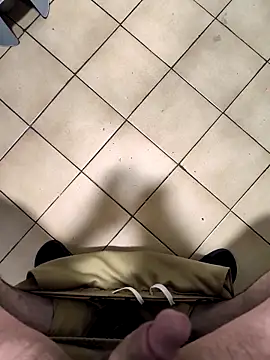 xaviier7777 online show from April 17, 2026, 5:10 am