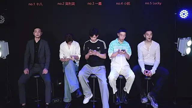 Snapshot of Gaogaoi-001 chatting on April 14, 2026, 12:33 pm Gaogaoi-001 online show from April 14, 2026, 12:33 pm