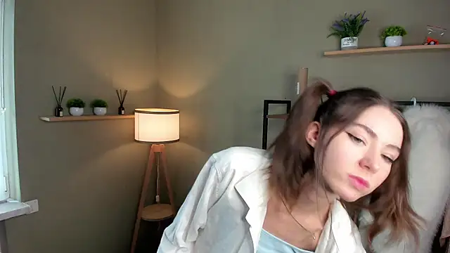Snapshot of Peaches_Peaches chatting on May 2, 2026, 9:36 am Peaches Peaches online show from May 2, 2026, 9:36 am