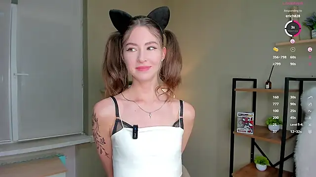 Snapshot of Peaches_Peaches chatting on May 28, 2026, 4:37 pm Peaches Peaches online show from May 28, 2026, 4:37 pm