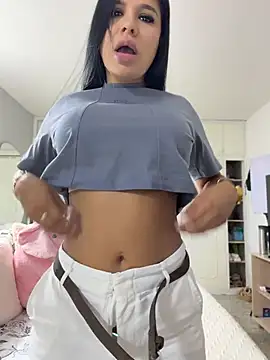 Elara Luxe online show from May 31, 2026, 8:10 pm