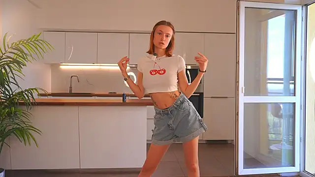 Snapshot of AlvaCatterton chatting on May 25, 2026, 2:12 pm AlvaCatterton online show from May 25, 2026, 2:12 pm