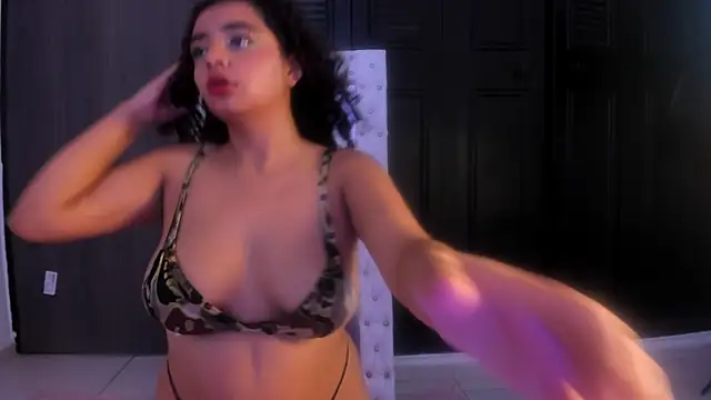 Snapshot of Dahlia_rossee chatting on July 4, 2026, 8:37 pm Dahlia rossee online show from July 4, 2026, 8:37 pm