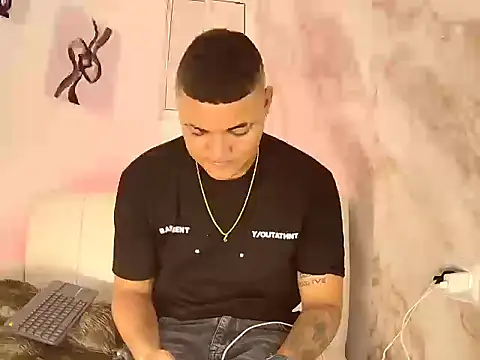 Snapshot of Dante__jons chatting on April 15, 2026, 5:25 am Dante jons online show from April 15, 2026, 5:25 am