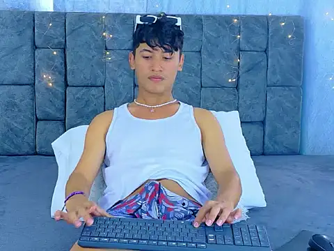 IhanKing online show from May 10, 2026, 1:38 pm