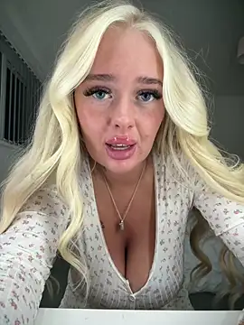 Snapshot of Vanillaheavennn chatting on April 15, 2026, 7:58 pm Vanillaheavennn online show from April 15, 2026, 7:58 pm