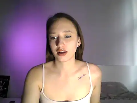 Snapshot of DarkMirel chatting on April 17, 2026, 4:54 pm DarkMirel online show from April 17, 2026, 4:54 pm