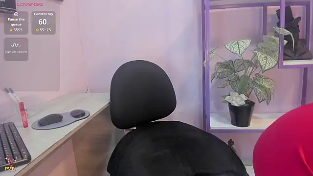Snapshot of Eva__Milanoo chatting on May 1, 2026, 6:56 pm Eva Milanoo online show from May 1, 2026, 6:56 pm