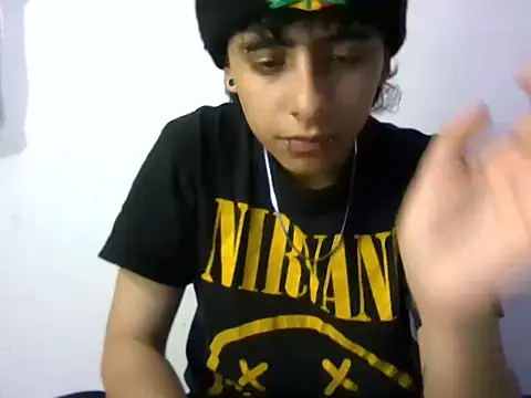 Snapshot of LatinHeatX22 chatting on April 25, 2026, 12:46 am LatinHeatX22 online show from April 25, 2026, 12:46 am