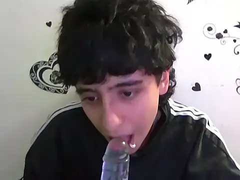 Snapshot of LatinHeatX22 chatting on May 10, 2026, 3:33 am LatinHeatX22 online show from May 10, 2026, 3:33 am