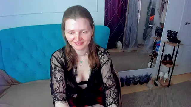 Liza  Evans online show from April 29, 2026, 2:15 am