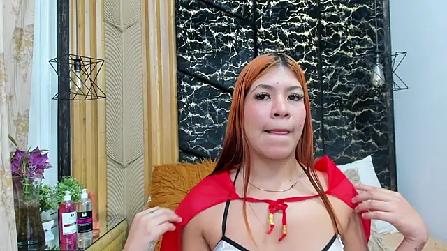 LucianaValdez online show from April 17, 2026, 1:36 pm