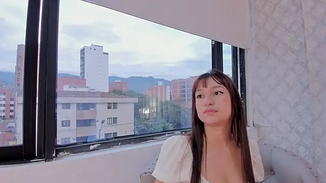 Snapshot of katherine_glow chatting on May 19, 2026, 11:27 am katherine glow online show from May 19, 2026, 11:27 am