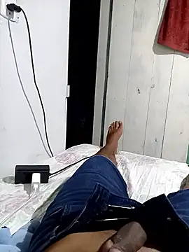 Vitor01aaa online show from April 15, 2026, 3:35 am