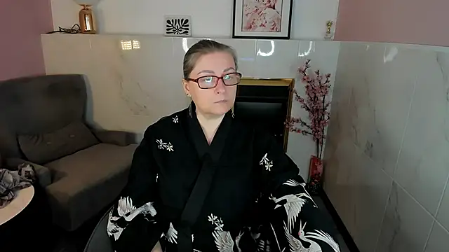 Snapshot of Alexandra_Kind chatting on April 17, 2026, 1:36 pm Alexandra Kind online show from April 17, 2026, 1:36 pm