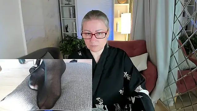 Snapshot of Alexandra_Kind chatting on May 5, 2026, 1:52 pm Alexandra Kind online show from May 5, 2026, 1:52 pm