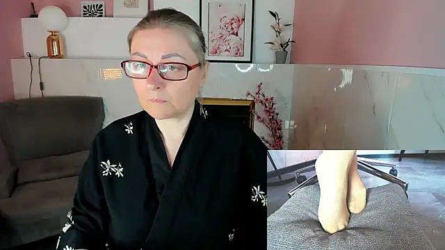 Snapshot of Alexandra_Kind chatting on May 19, 2026, 1:50 pm Alexandra Kind online show from May 19, 2026, 1:50 pm